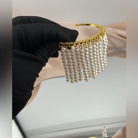 Luxurious Golden Pearl Fringe Bracelet - Picture 6 of 8